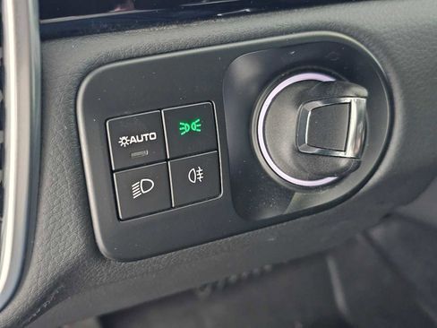 Used 2023 Porsche Cayenne Platinum Edition image 29