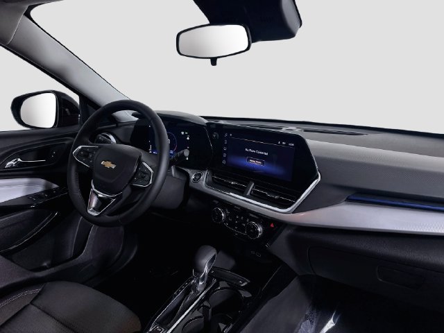 Used 2026 Chevrolet Trax LT w/ LT Convenience Package FWD image 29