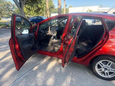 Used 2018 Ford Fiesta SE FWD image 16