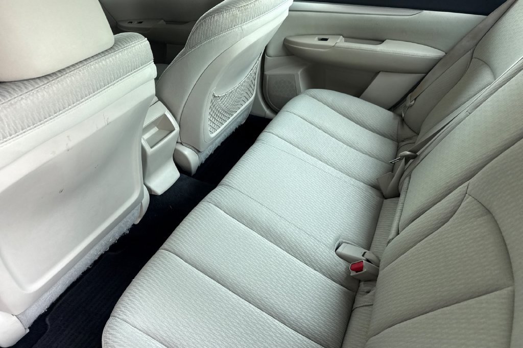 Used 2011 Subaru Legacy 2.5i Premium w/ All-Weather Pkg AWD/4WD image 13