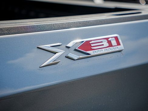 New 2026 GMC Sierra 1500 SLT image 28