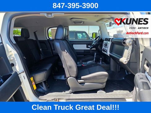 Used 2014 Toyota FJ Cruiser 4WD w/ Upgrade Package image 33