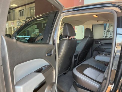 Used 2022 Chevrolet Colorado Z71 w/ Safety Package AWD/4WD image 19