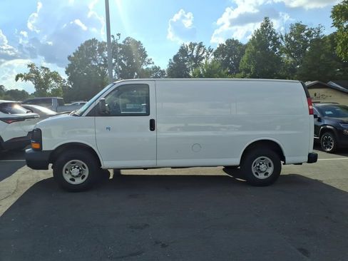 Used 2015 Chevrolet Express 2500 RWD image 3