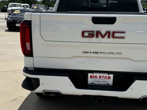 Used 2025 GMC Sierra 1500 AT4 w/ AT4 Preferred Package AWD/4WD image 11