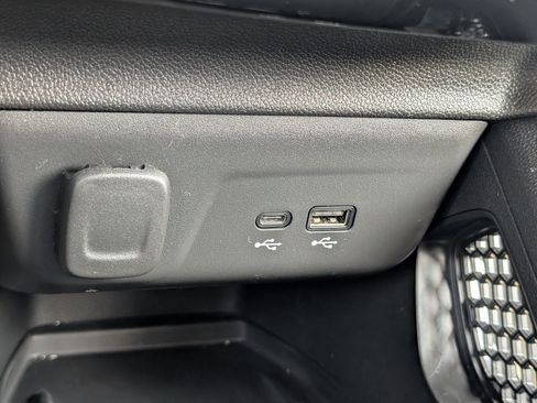 Used 2025 Chevrolet TrailBlazer LT w/ Convenience Package image 17