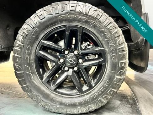 Used 2024 Chevrolet Silverado 1500 LT Trail Boss w/ LT Trail Boss Premium Package AWD/4WD image 11
