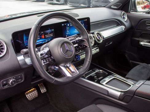 Used 2025 Mercedes-Benz GLB 35 AMG 4MATIC image 11