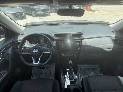 Used 2018 Nissan Rogue SV w/ Sun & Sound Touring Package FWD image 12