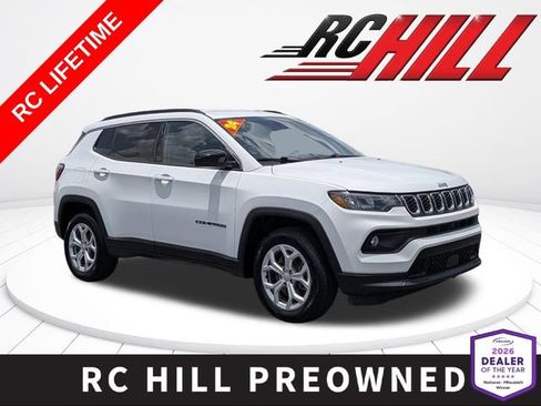 Used 2024 Jeep Compass Latitude AWD/4WD image 1