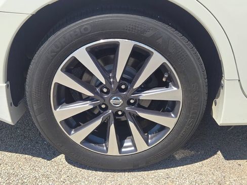 Used 2016 Nissan Altima 2.5 SV FWD image 10