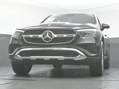 Used 2023 Mercedes-Benz GLC 300 4MATIC w/ Exclusive Trim Package image 46