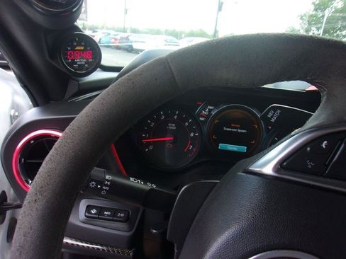 Used 2018 Chevrolet Camaro SS RWD image 17