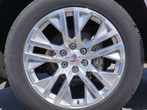 Used 2021 GMC Yukon Denali w/ Denali Premium Package AWD/4WD image 16