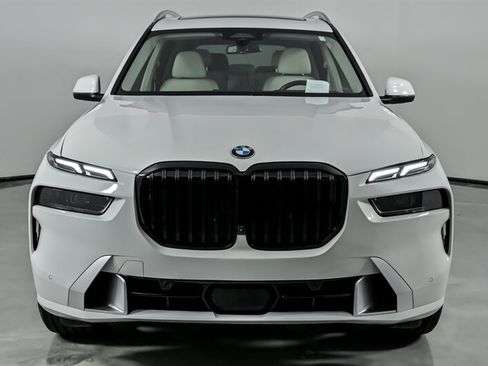 Used 2023 BMW X7 xDrive40i AWD/4WD image 4