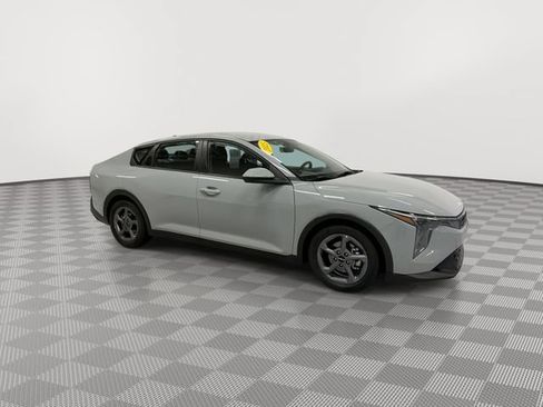 Used 2025 Kia K4 FWD image 13