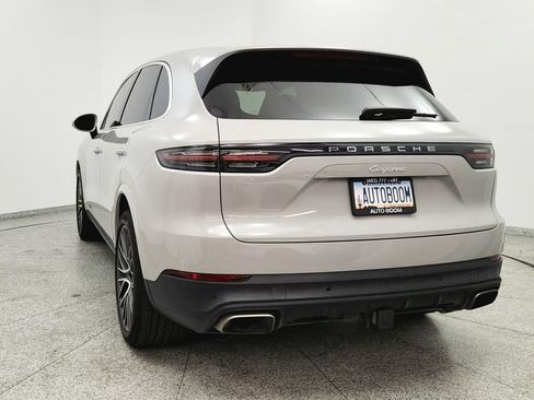 Used 2022 Porsche Cayenne Platinum Edition AWD/4WD image 4