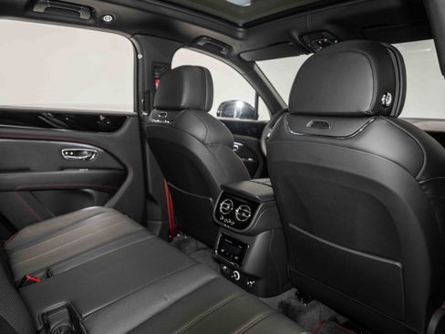 Certified 2022 Bentley Bentayga image 22