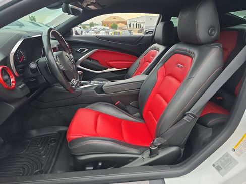 Used 2019 Chevrolet Camaro SS RWD image 10