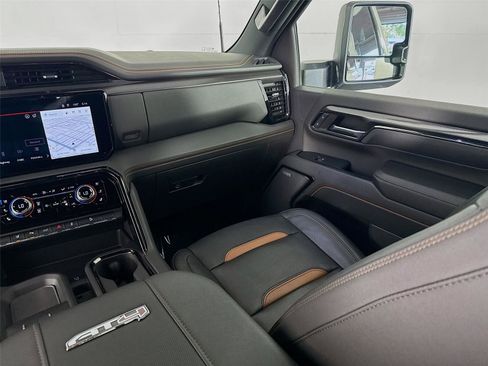 Used 2024 GMC Sierra 2500 AT4 w/ AT4 Premium Plus Package AWD/4WD image 26