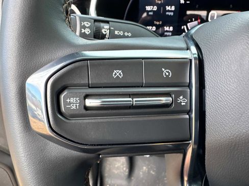 Used 2024 GMC Canyon AT4 image 31