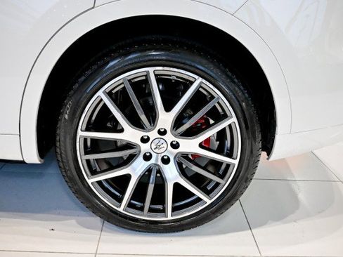 Used 2022 Maserati Levante GT image 47