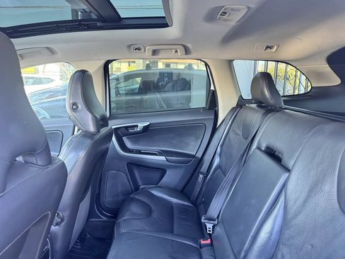 Used 2010 Volvo XC60 T6 AWD/4WD image 29