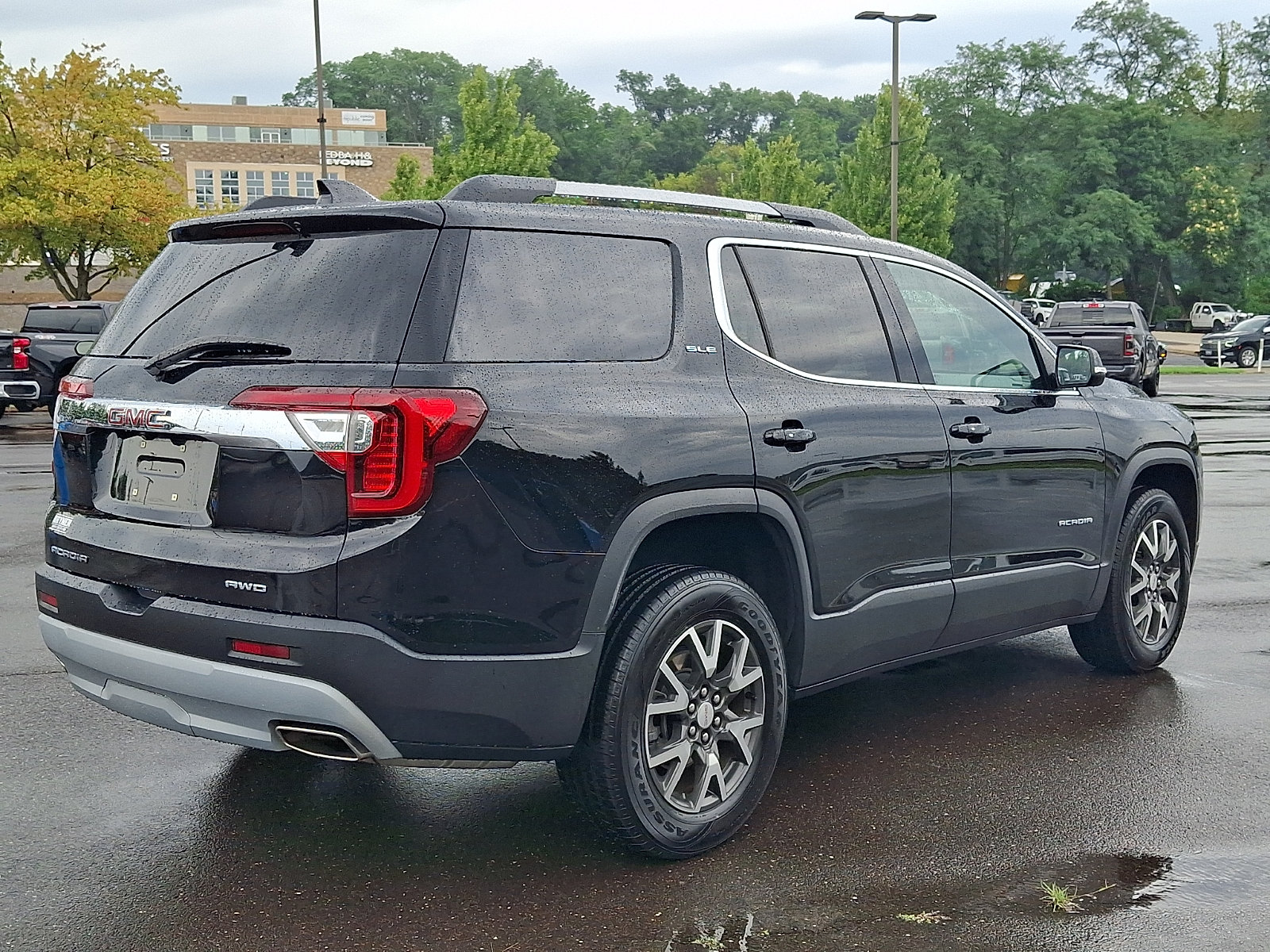 Used 2023 GMC Acadia SLE w/ Driver Convenience Package AWD/4WD image 6