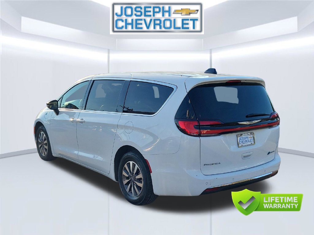 Used 2024 Chrysler Pacifica Limited FWD image 5