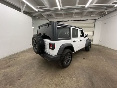 Used 2025 Jeep Wrangler Unlimited Sport AWD/4WD image 6