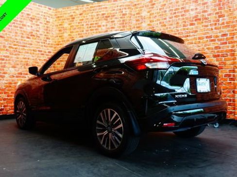 Certified 2023 Nissan Kicks SV FWD image 5