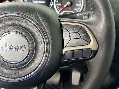 Used 2016 Jeep Renegade Latitude w/ Popular Equipment Group AWD/4WD image 30