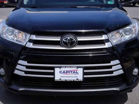 Used 2019 Toyota Highlander XLE AWD/4WD image 15