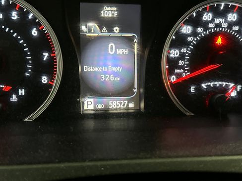 Used 2016 Toyota Camry SE FWD image 25