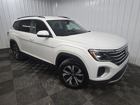 Used 2024 Volkswagen Atlas SE image 7
