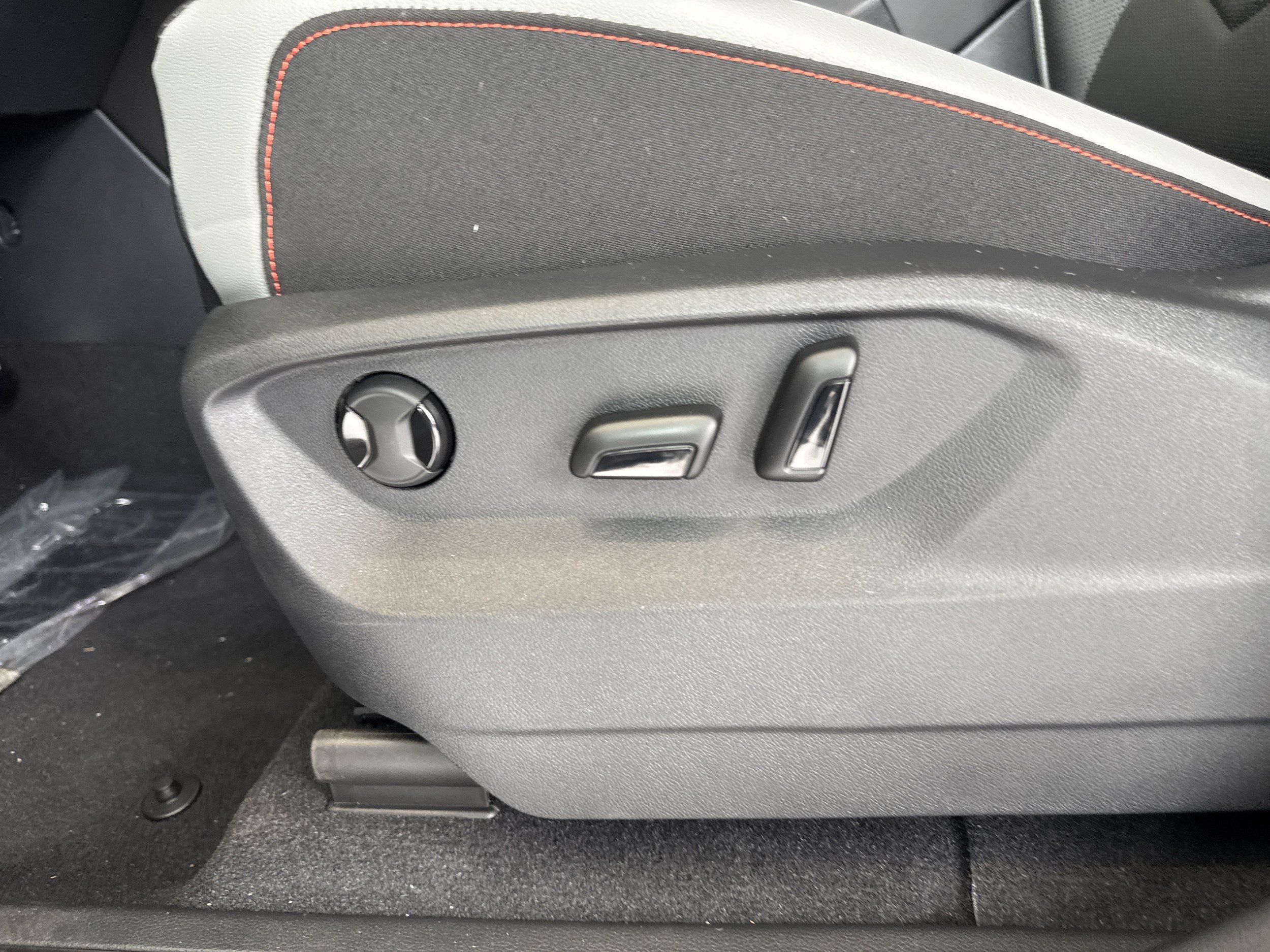 New 2026 Volkswagen Atlas Peak Edition AWD/4WD image 22
