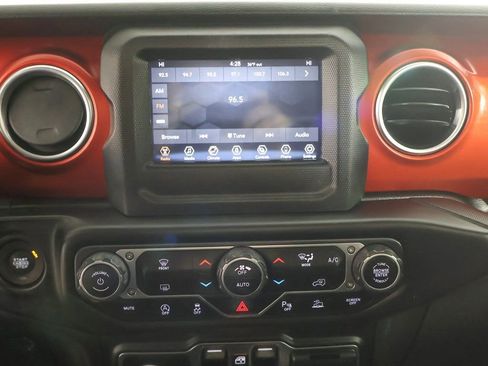 Used 2021 Jeep Gladiator Rubicon w/ Safety Group AWD/4WD image 37