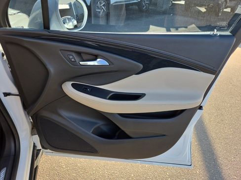 Used 2017 Buick Envision Essence FWD image 34