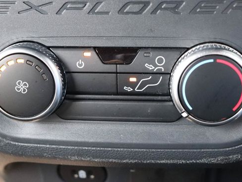 Used 2025 Ford Explorer ST-Line AWD/4WD image 23