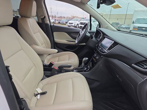 Used 2019 Buick Encore Essence image 9