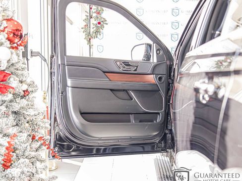 Used 2024 Lincoln Navigator L Reserve image 32