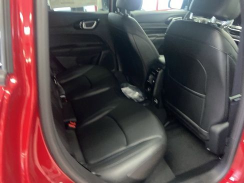 New 2026 Jeep Compass Limited image 18