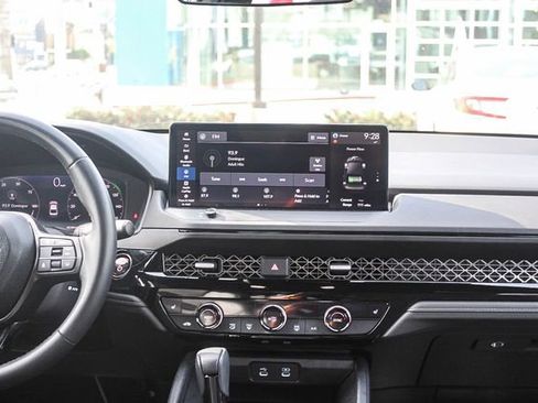 Used 2025 Honda Accord Sport image 19