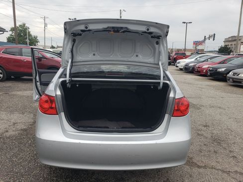 Used 2010 Hyundai Elantra GLS image 11