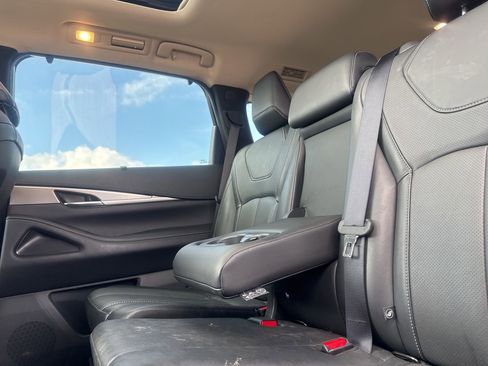 Used 2023 INFINITI QX60 Luxe w/ Cargo Package FWD image 40