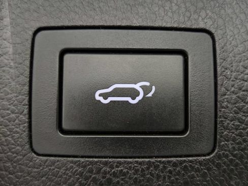 Used 2018 Hyundai Santa Fe Sport 2.0T AWD/4WD image 29