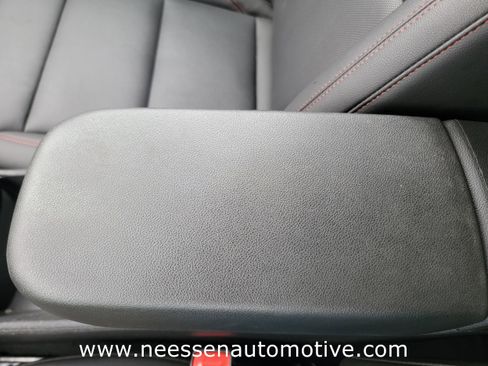 Used 2025 Chevrolet Trax RS image 27