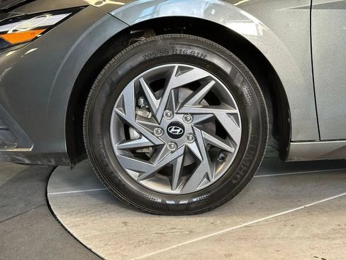 Used 2024 Hyundai Elantra SEL FWD image 24
