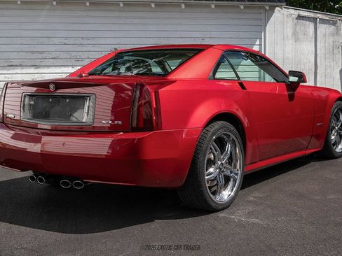 Used 2005 Cadillac XLR RWD image 18