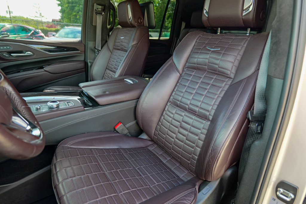 Used 2024 Cadillac Escalade ESV Premium Luxury Platinum AWD/4WD image 26